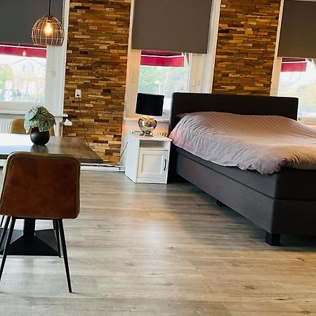 Bed and Breakfast Slapen Bij De Buurvrouw Castricum Esterno foto